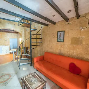https://pa-unique-artsy-loft.hotelssaintjulians.com